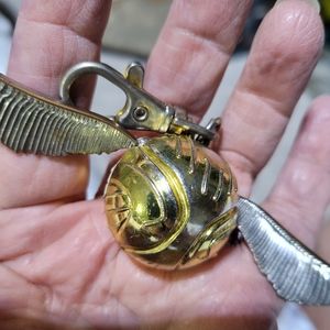 (3462-5) Harry Potter Golden Snitch Pewter Key Chain.